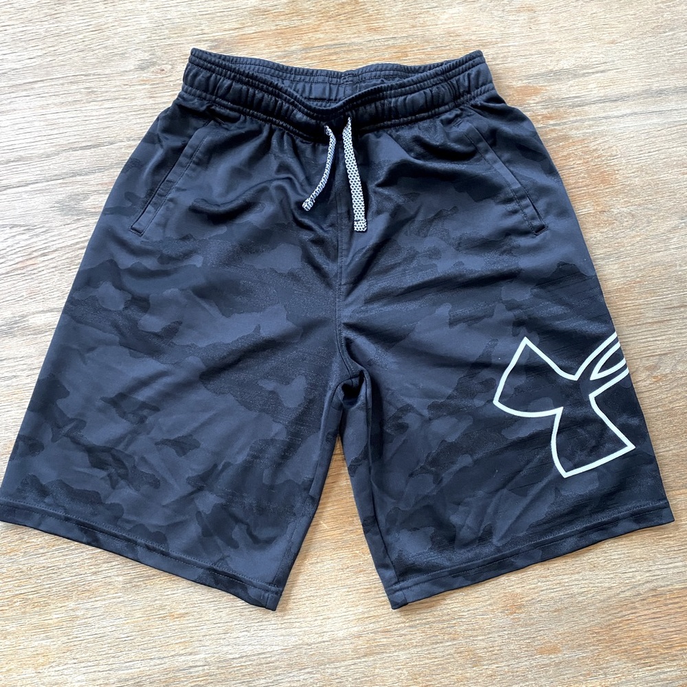 Boys youth Under Armour shorts